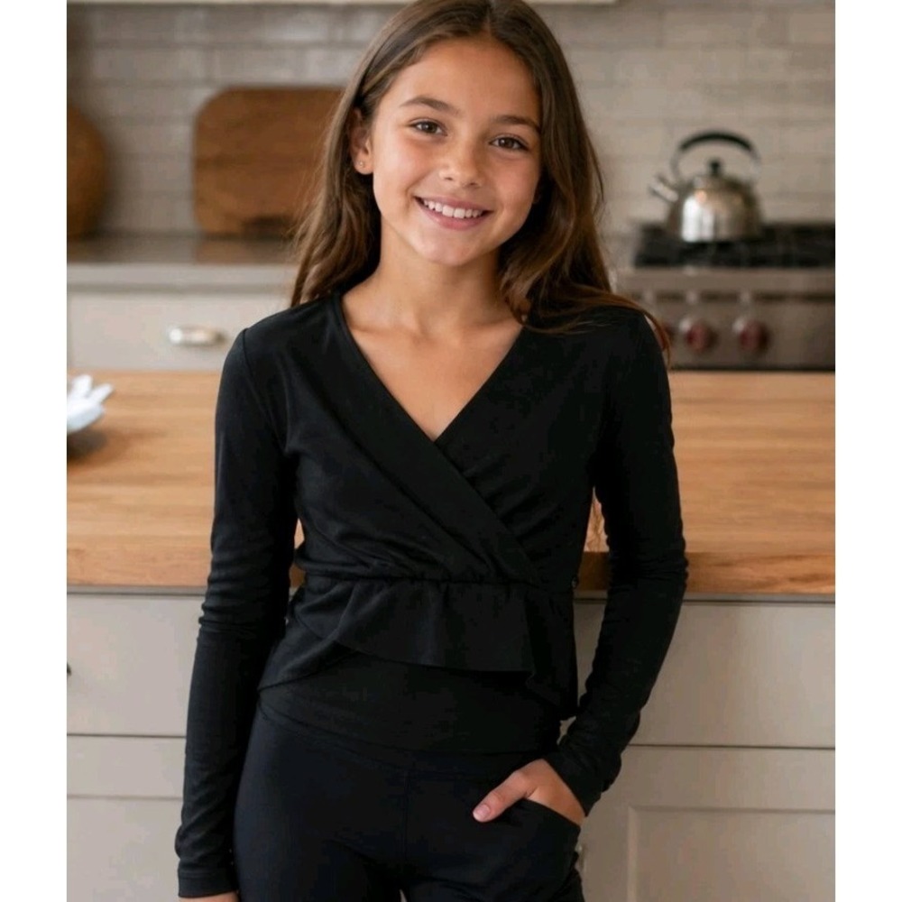 Athleta Transcend Long Sleeve Wrap Crop Top Athletic‎ Workout Black Thumb Hole L